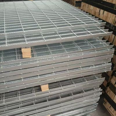Aesthetically Pleasing Steel Grating, Enhancing Site Image (Variant 2)