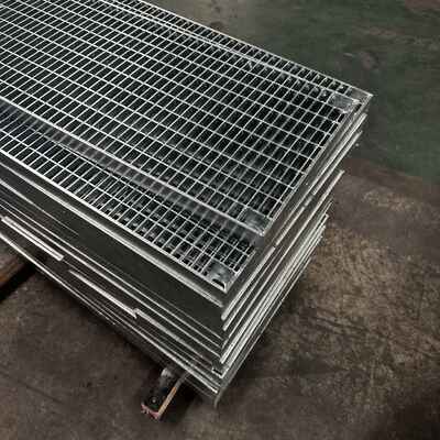 Industrial Steel Grating With Standard Spacing And Load Bearing
