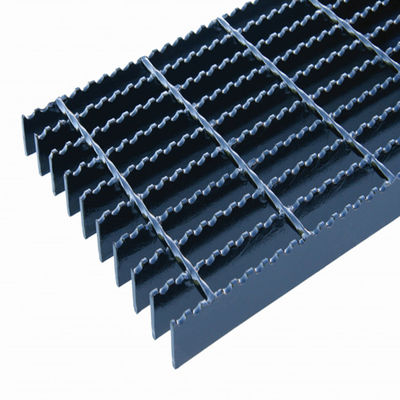 Flat Outdoor Floor 32x5mm Serrated Steel Grating