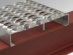 Premium Grade Strength Diamond Grip Grating Safety Strut Stair Treads
