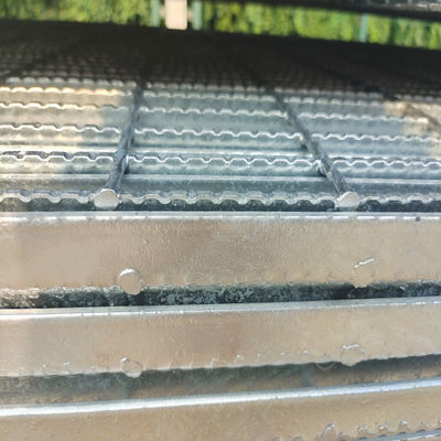Serrated Plate Stainless Grating Galvanized Mesh Drainage Steel Grating