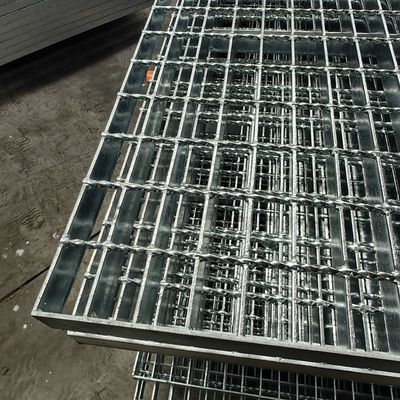 Cost-Effective Convenient Hot Dipped Galvanized Serrated Grating 30 X 5 Mm Galvanized Toothed Steel Grating