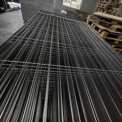 30*30*3 मिमी स्टील फर्श डेकिंग मेटल ग्रिटिंग मशीन दबाव वेल्डेड