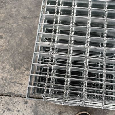 तेल और गैस उद्योग के लिए 7 मिमी वायर पिच एंटी स्लिपर ग्रिटिंग