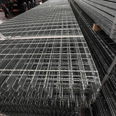 30x30 मिमी पीपीजीआई मशीन दबाव वेल्डेड मंजिल डेकिंग स्टील ग्रिटिंग