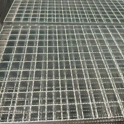 इष्टतम प्रदर्शन के लिए अपने फर्श को औद्योगिक स्टील ग्रिटिंग में अपग्रेड करें