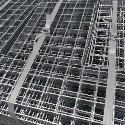 3 मिमी क्रॉस बार डब्ल्यू मशीन दबाव वेल्डेड बार ग्रिटिंग जाल फ्लैट स्टील ग्रिटिंग