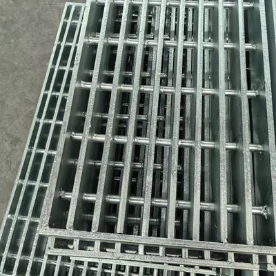 3 मिमी वेल्डेड स्टील मंजिल डेकिंग ग्रिटिंग टिकाऊ गर्म जस्ती फ्लैट बार