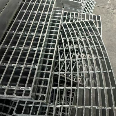 30 मिमी स्टील मंजिल डेकिंग ग्रिटिंग फ्लैट बार वेल्डिंग प्रक्रिया गर्म जस्ती