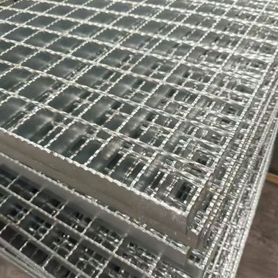 इंटरलॉकिंग स्टील ग्रिटिंग, लचीला और सुविधाजनक संयोजन