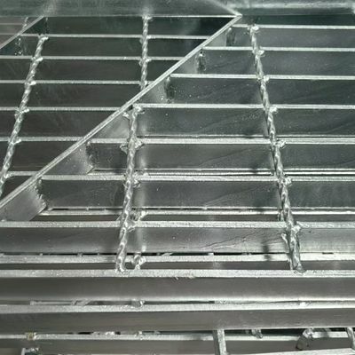 संक्षारण प्रतिरोधी औद्योगिक इस्पात / एल्यूमीनियम ग्रिटिंग स्किड विरोधी