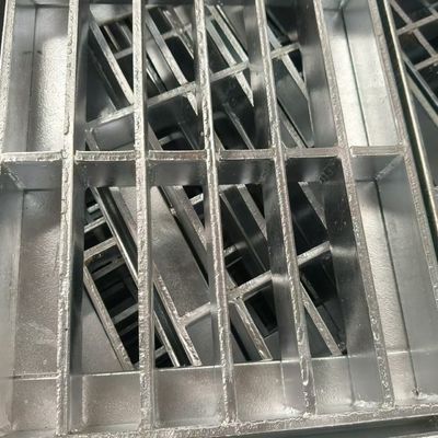 लेजर कटिंग हेटरोसेक्सुअल स्टील ग्रिटिंग वेयरहाउस उपयोग के लिए विभिन्न आकारों में झुकना