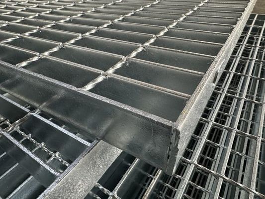 औद्योगिक प्लेटफार्म के लिए 3 मिमी क्रॉस बार जस्ती स्टील ग्रिटिंग