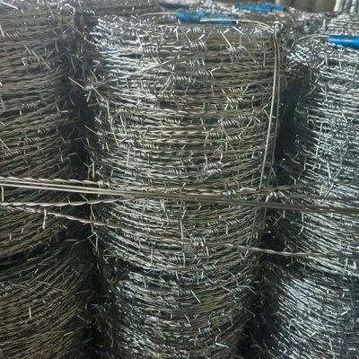 मध्यम स्टेनलेस स्टील जाल 1 635 जाल संख्या और मिल एज / स्लिट एज के साथ