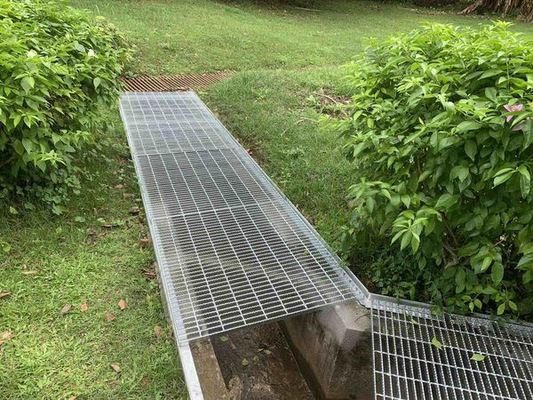 जस्ती इस्पात ग्रिटिंग 25x3 मिमी से 50x3 मिमी कस्टम आकार