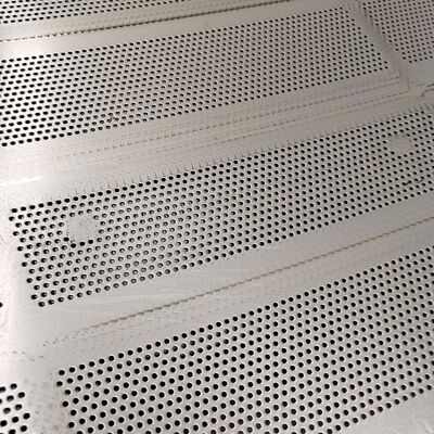 औद्योगिक के लिए लंबे सेवा जीवन और मजबूत संपीड़न तन्यता प्रदर्शन के साथ परिशुद्धता इंजीनियर छिद्रित धातु प्लेट